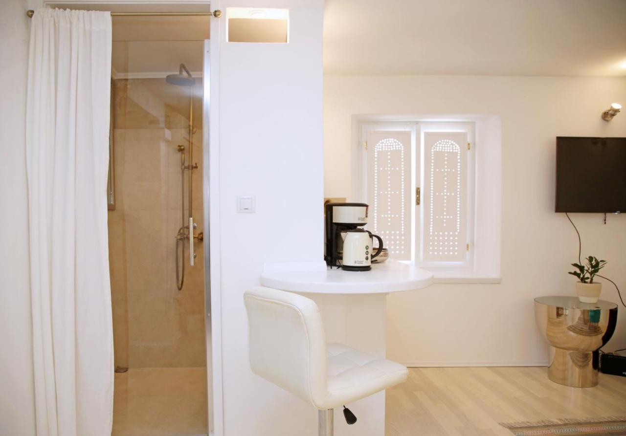 Swan City Apartment & Room ชิเบนิก ภายนอก รูปภาพ