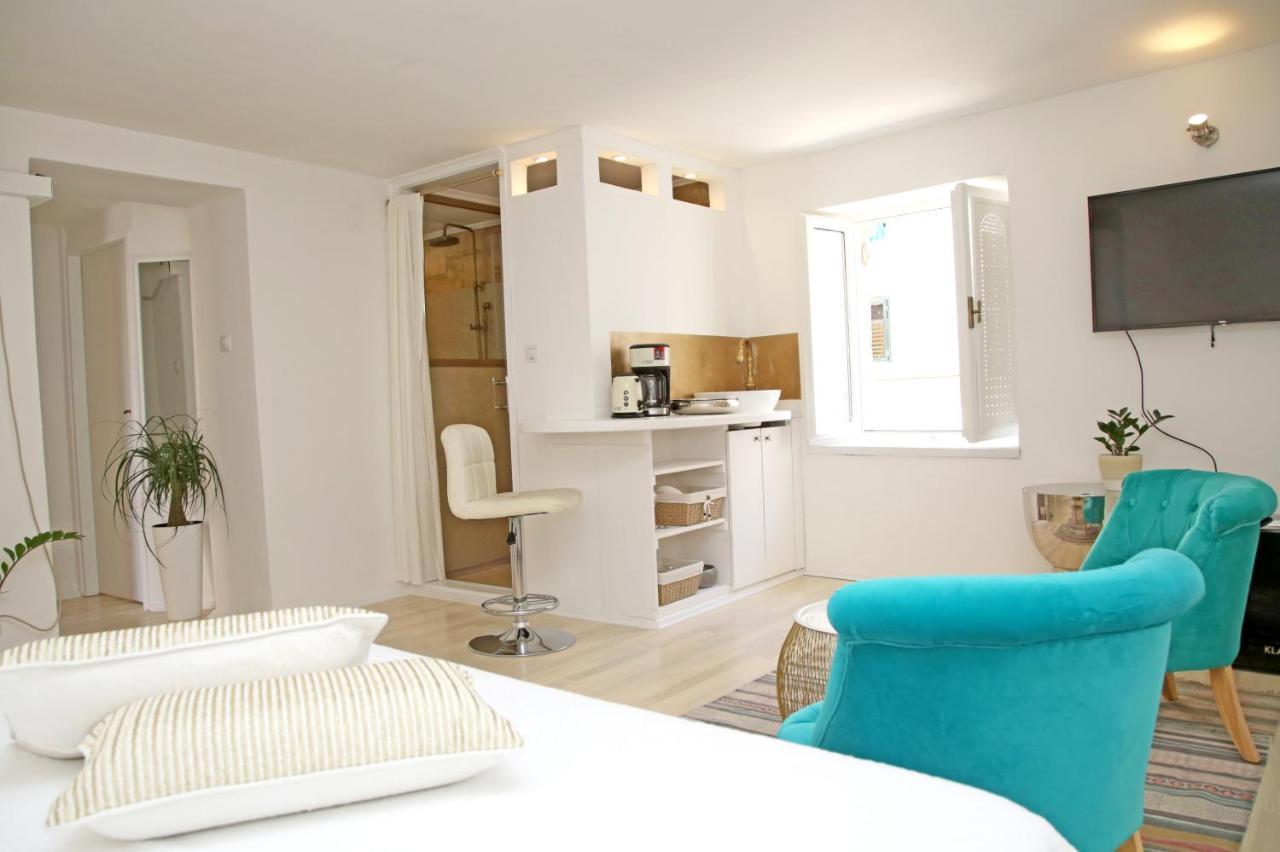 Swan City Apartment & Room ชิเบนิก ภายนอก รูปภาพ