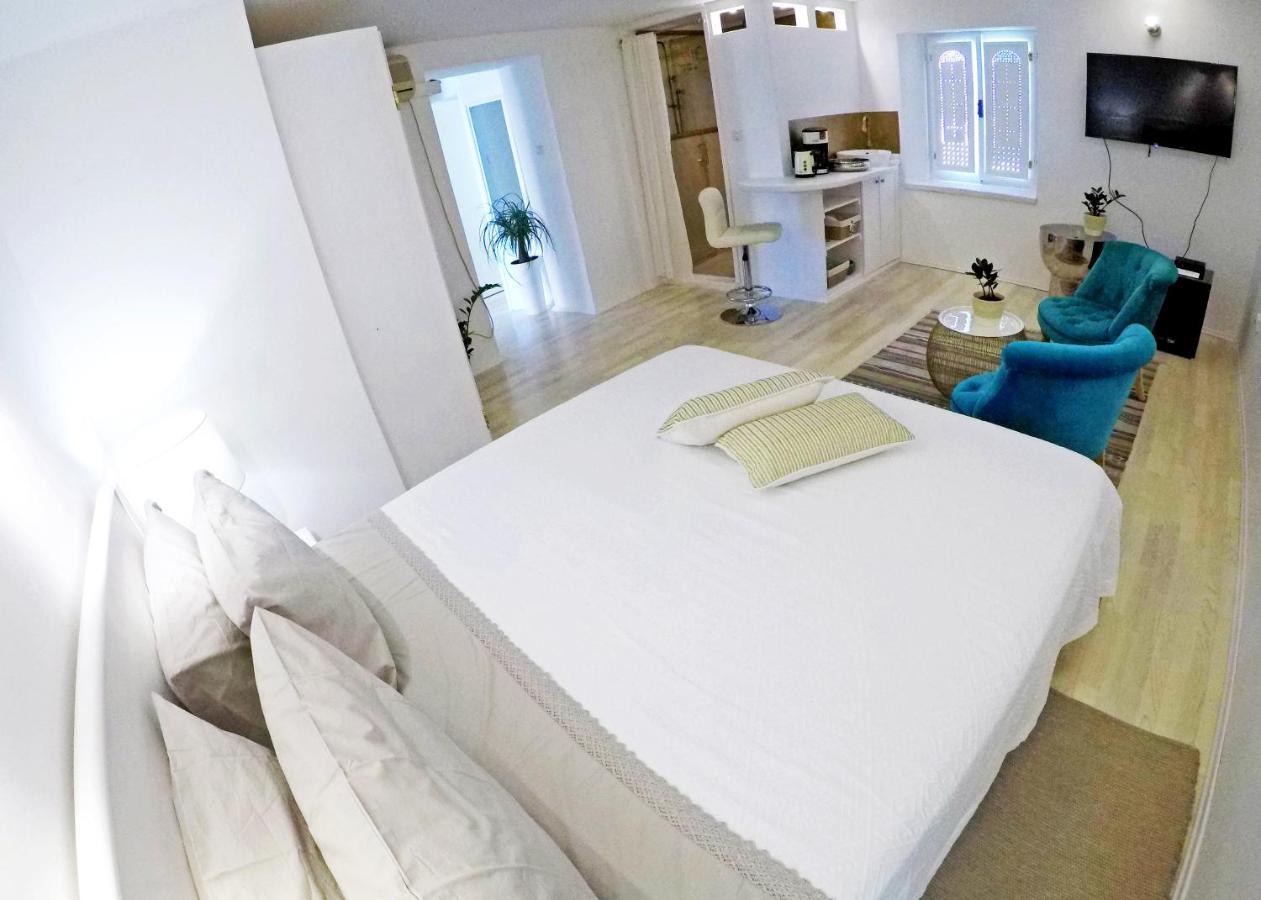 Swan City Apartment & Room ชิเบนิก ภายนอก รูปภาพ