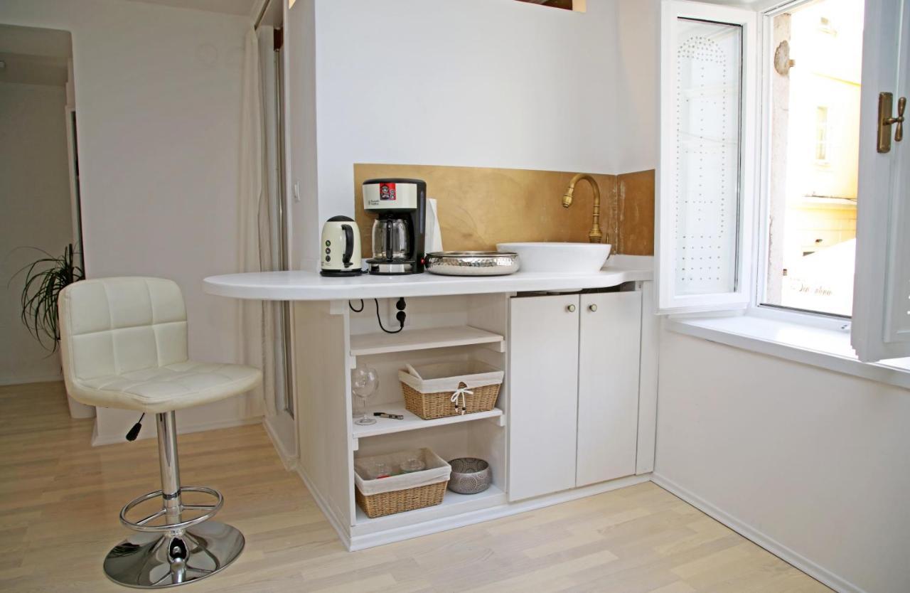 Swan City Apartment & Room ชิเบนิก ภายนอก รูปภาพ