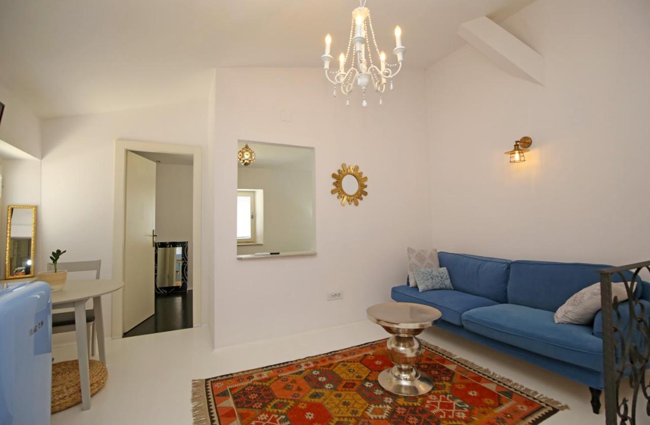 Swan City Apartment & Room ชิเบนิก ภายนอก รูปภาพ