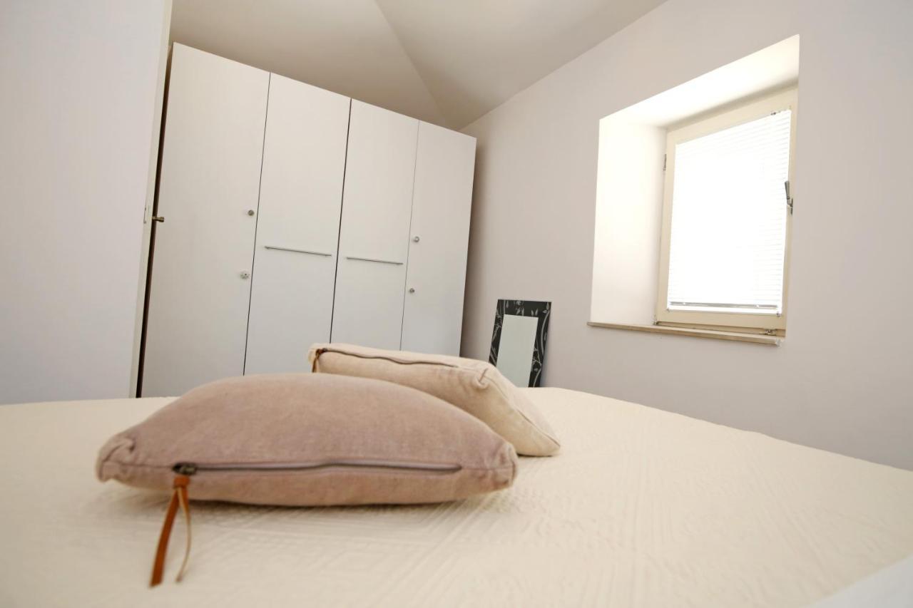 Swan City Apartment & Room ชิเบนิก ภายนอก รูปภาพ